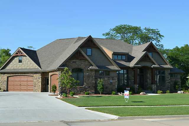 8527 Brook Ridge Dr, Johnston, IA 50131 photo 1