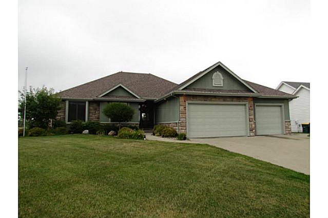 2140 Sugar Creek Dr, Waukee, IA 50263 photo 1