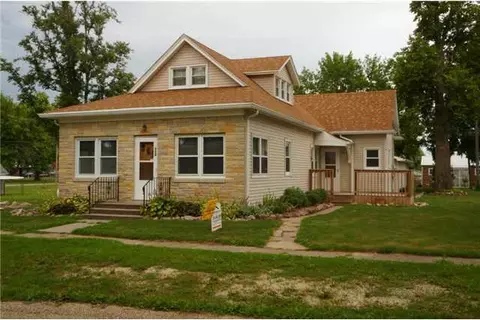 304 E 3rd St, Dawson, IA 50066 photo 1