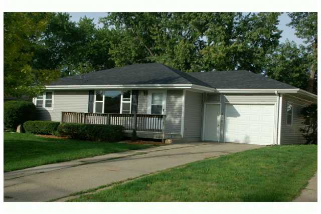 708 24th St, West Des Moines, IA 50265 photo 1