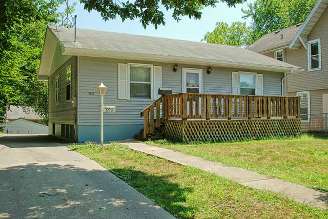 3223 2nd Ave, Des Moines, IA 50313 photo 1