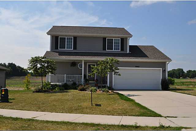 6965 Redbud Ct, Pleasant Hill, IA 50327 photo 1