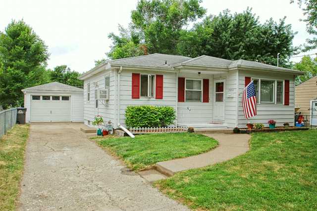 3924 48th Pl, Des Moines, IA 50310 photo 1