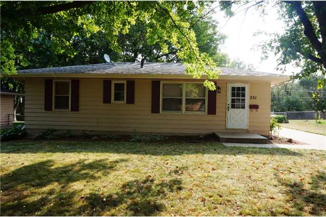 221 NW Sharmin Dr, Ankeny, IA 50023 photo 1