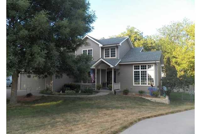 203 5th St NW, Altoona, IA 50009 photo 1