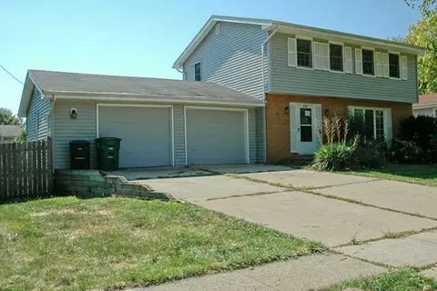 8784 Summit Dr, Clive, IA 50325 photo 1