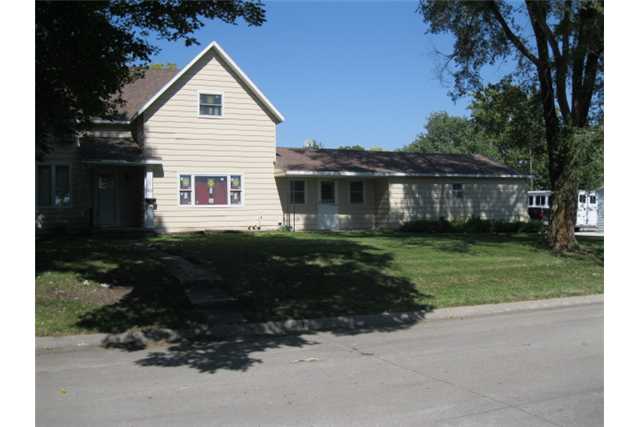 803 E Washington St, Winterset, IA 50273 photo 1