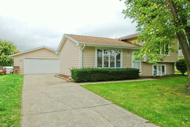 207 25th Ave SW, Altoona, IA 50009 photo 1