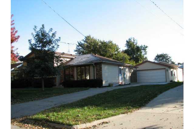 224 E 25th St N, Newton, IA 50208 photo 1