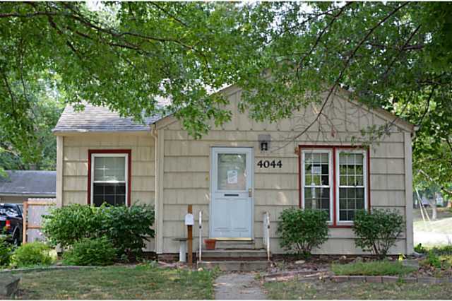 4044 8th St, Des Moines, IA 50313 photo 1