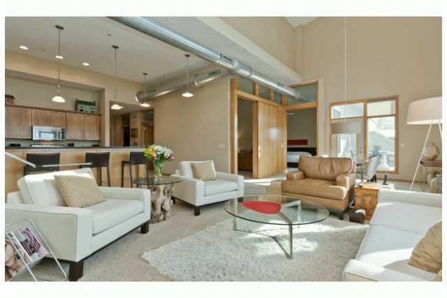 160 S 68th St #1303, West Des Moines, IA 50266 photo 1