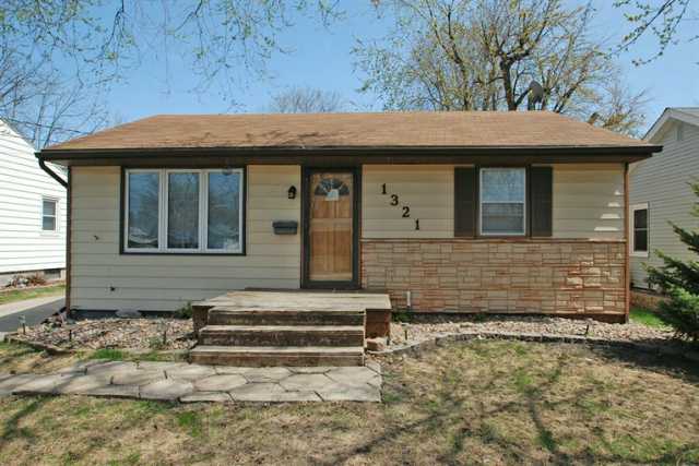 1321 E 26th Ct, Des Moines, IA 50317 photo 1