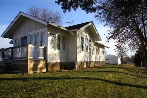 209 E State St, Baxter, IA 50028 photo 1