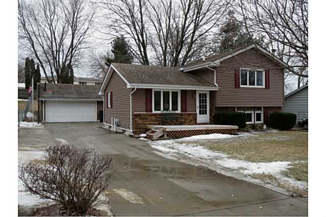 111 Coventry Blvd, Des Moines, IA 50320 photo 1