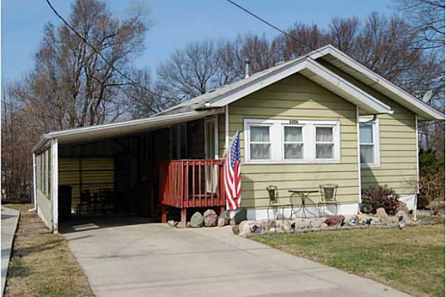 6006 SW 2nd St, Des Moines, IA 50315 photo 1