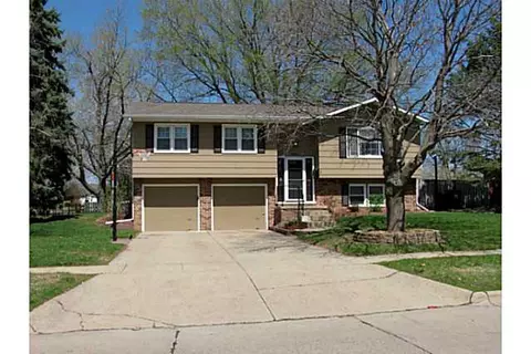 802 SE 3rd St, Ankeny, IA 50021 photo 1