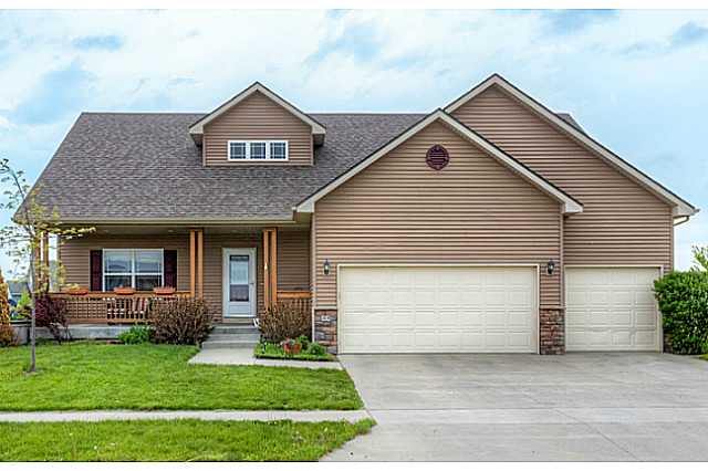 35 Aidan St, Waukee, IA 50263 photo 1