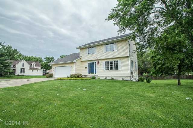 615 N 4th Ave, Winterset, IA 50273 photo 1