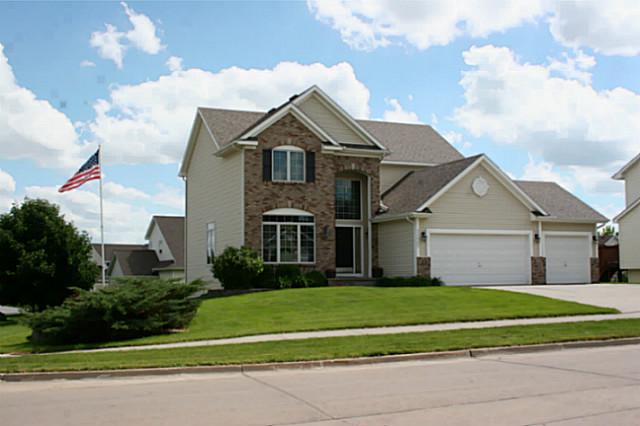 7132 Oak Crest Blvd, Johnston, IA 50131 photo 1