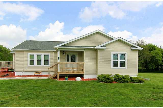 103 Arch Ave SE, Mitchellville, IA 50169 photo 1