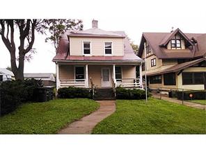 1334 E 9th St, Des Moines, IA 50316 photo 1