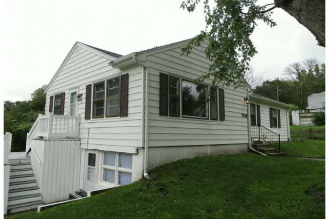 706 E Bell Ave, Des Moines, IA 50315 photo 1