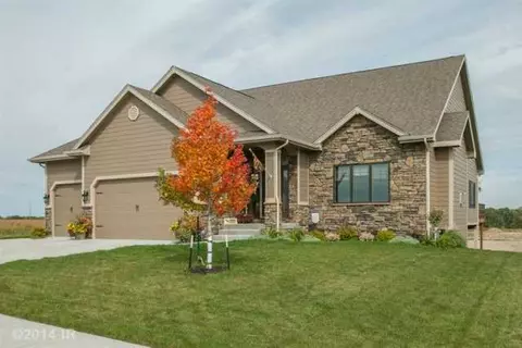 16669 Maple St, Clive, IA 50325 photo 1