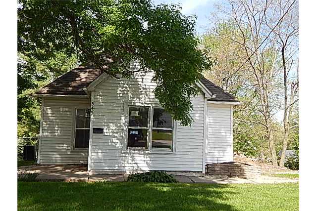 545 S Oak Park Ave, Colfax, IA 50054 photo 1