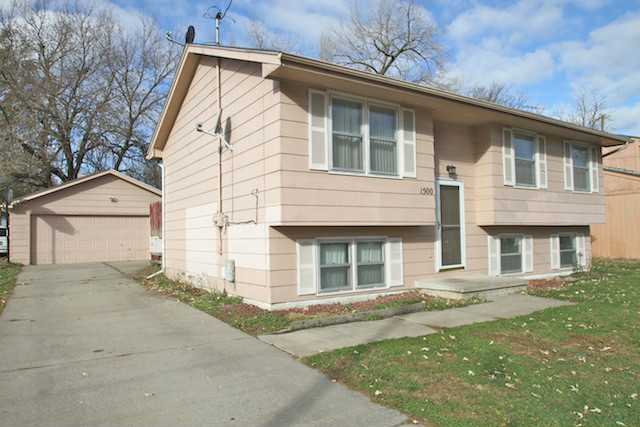 1500 Stewart St, Des Moines, IA 50316 photo 1