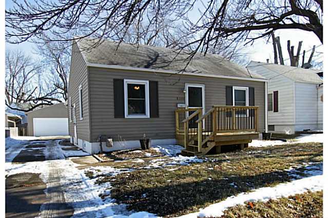2115 Merle Hay Rd, Des Moines, IA 50310 photo 1