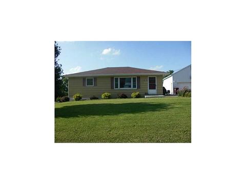 414 E Grant St, Monroe, IA 50170 photo 1