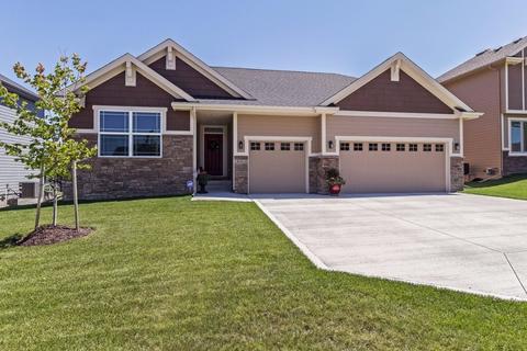 16446 Phoenix Dr, Clive, IA 50325 photo 1