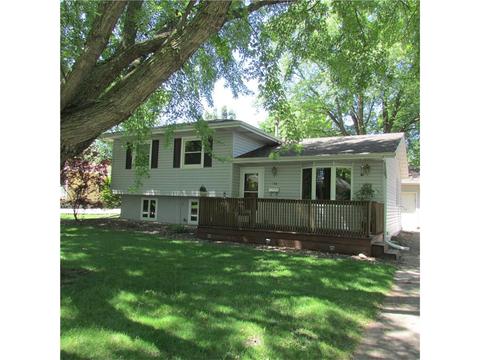 714 18th St, Nevada, IA 50201 photo 1
