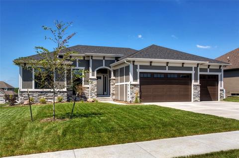 3070 Jackpine Dr, Waukee, IA 50263 photo 1