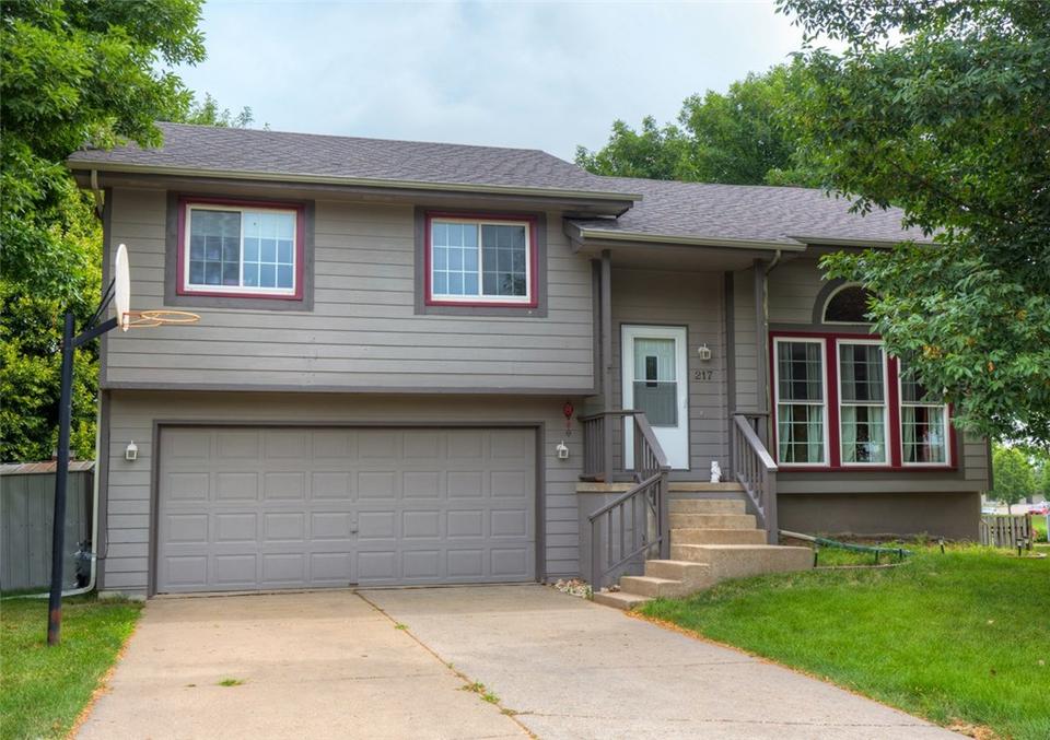  217 SW Kennybrook Dr, Grimes, IA 50111 photo 1