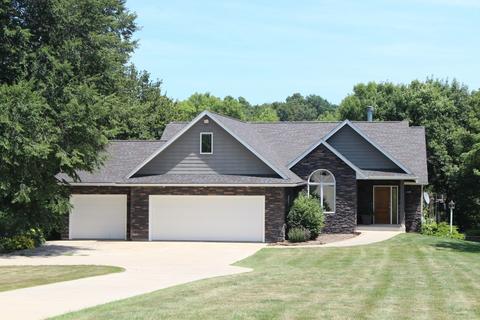 2298 Devin Pl, Perry, IA 50220 photo 1