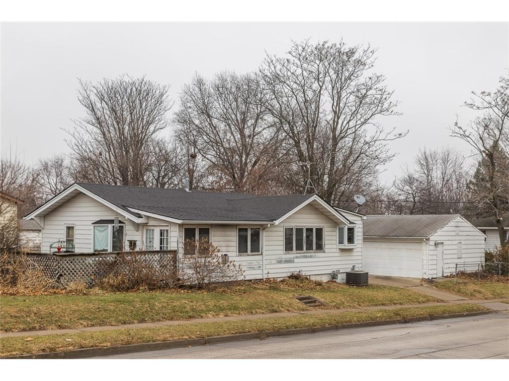 4001 55th St, Des Moines, IA 50310 photo 1