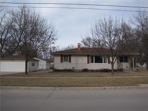 1408 3rd St, Nevada, IA 50201 photo 1