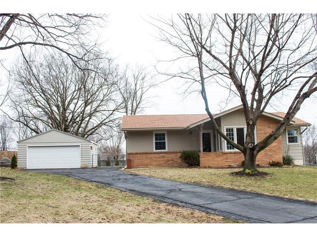 8099 Garrison Rd, Clive, IA 50325 photo 1