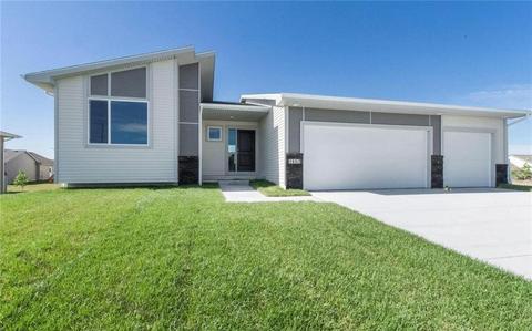 1152 Apache St, Nevada, IA 50201 photo 1