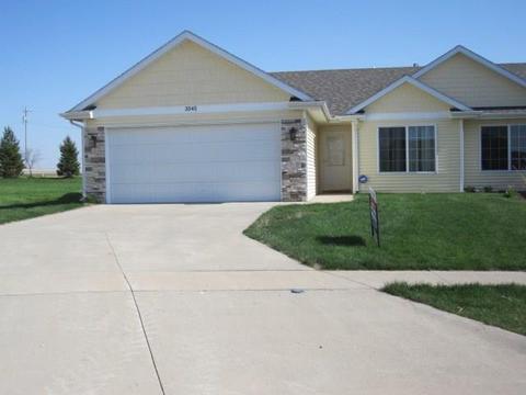 3545 E Highview Dr, Des Moines, IA 50320 photo 1