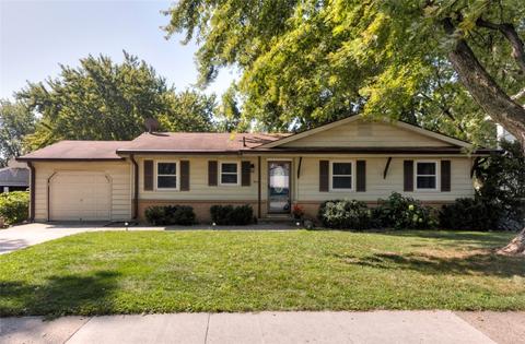 8644 Summit Dr, Clive, IA 50325 photo 1