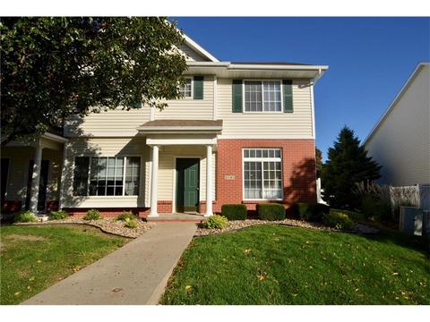 2143 Ridgeview Cir, Clive, IA 50325 photo 1