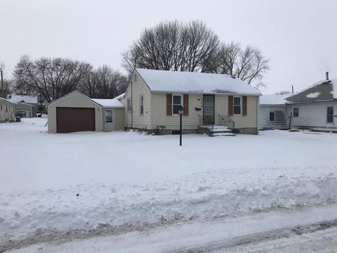 1318 11th St, Nevada, IA 50201 photo 1