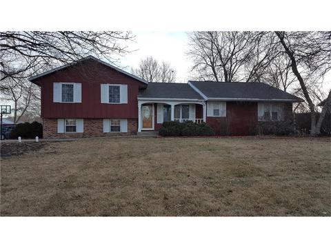 704 SW 3rd St, Stuart, IA 50250 photo 1