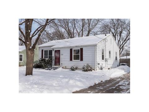 2101 55th St, Des Moines, IA 50310 photo 1