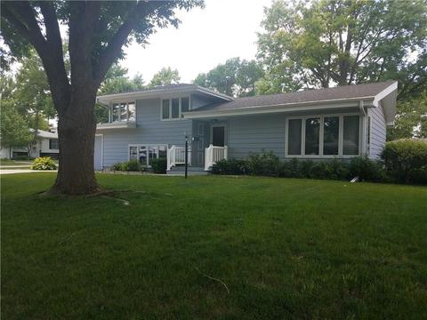 610 16th St, Nevada, IA 50201 photo 1