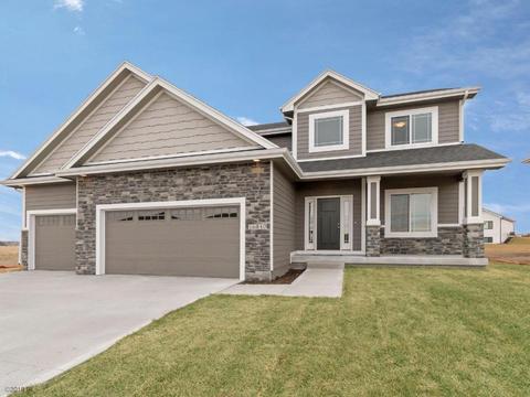 16840 Baxter Dr, Clive, IA 50325 photo 1