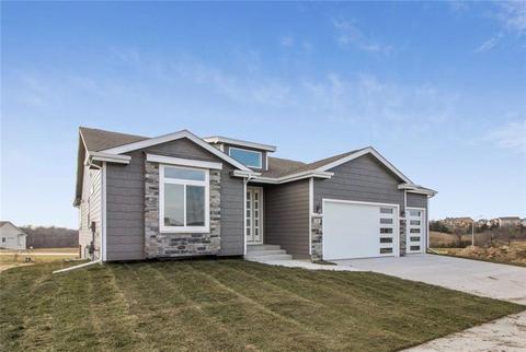 170 Bailey Cir, Waukee, IA 50263 photo 1