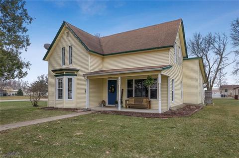 424 S Summit St, Stuart, IA 50250 photo 1